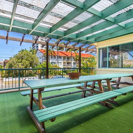 Sleeping Inn Backpackers Resort Gold Coast Esterno foto