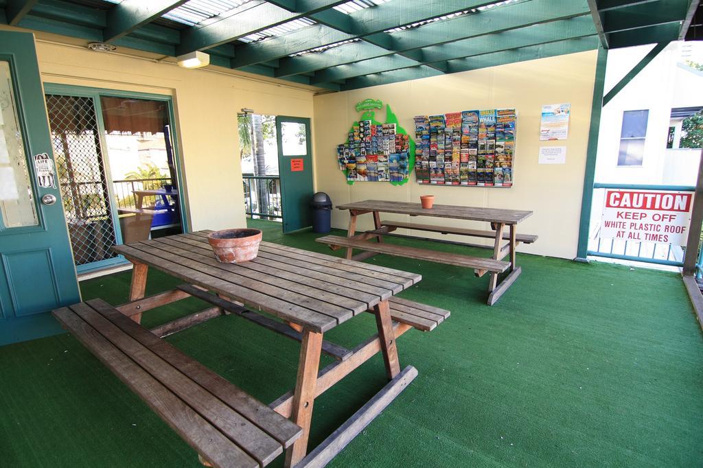 Sleeping Inn Backpackers Resort Gold Coast Esterno foto
