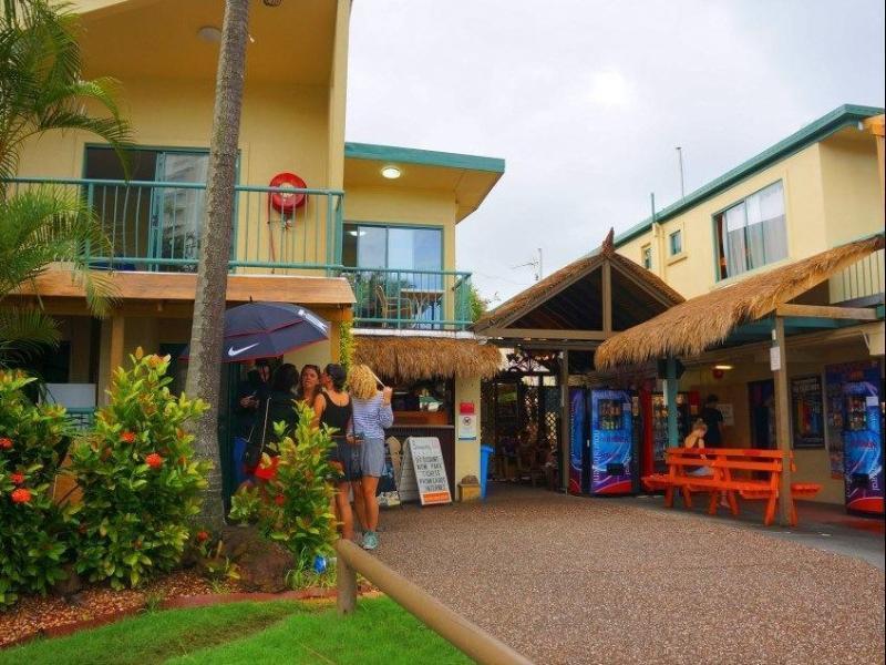 Sleeping Inn Backpackers Resort Gold Coast Esterno foto