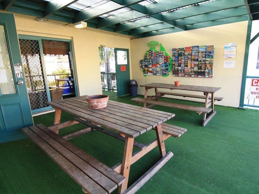 Sleeping Inn Backpackers Resort Gold Coast Esterno foto
