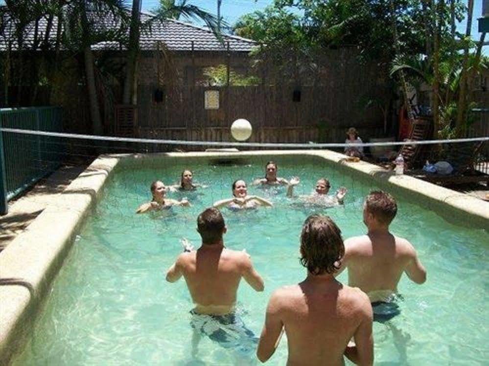 Sleeping Inn Backpackers Resort Gold Coast Esterno foto