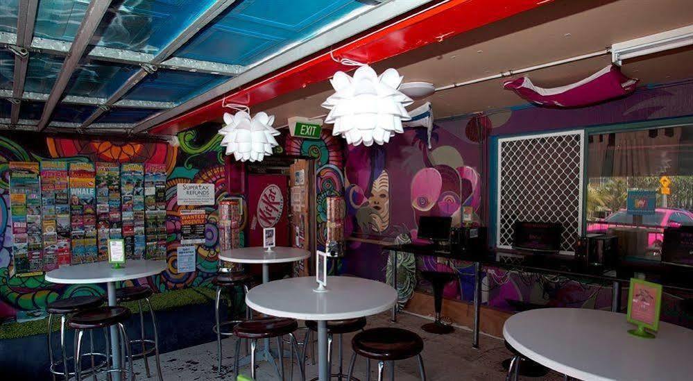Sleeping Inn Backpackers Resort Gold Coast Esterno foto
