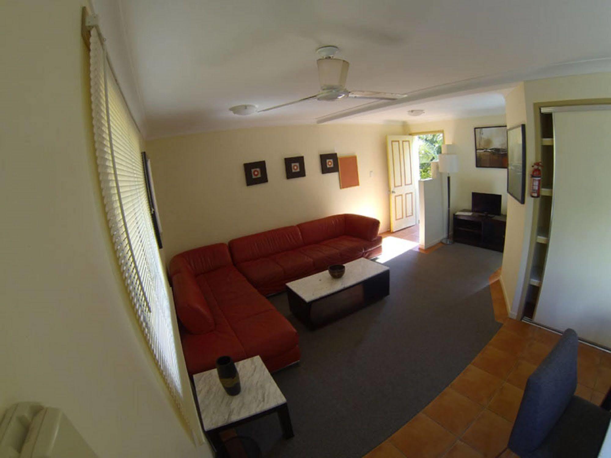 Sleeping Inn Backpackers Resort Gold Coast Esterno foto
