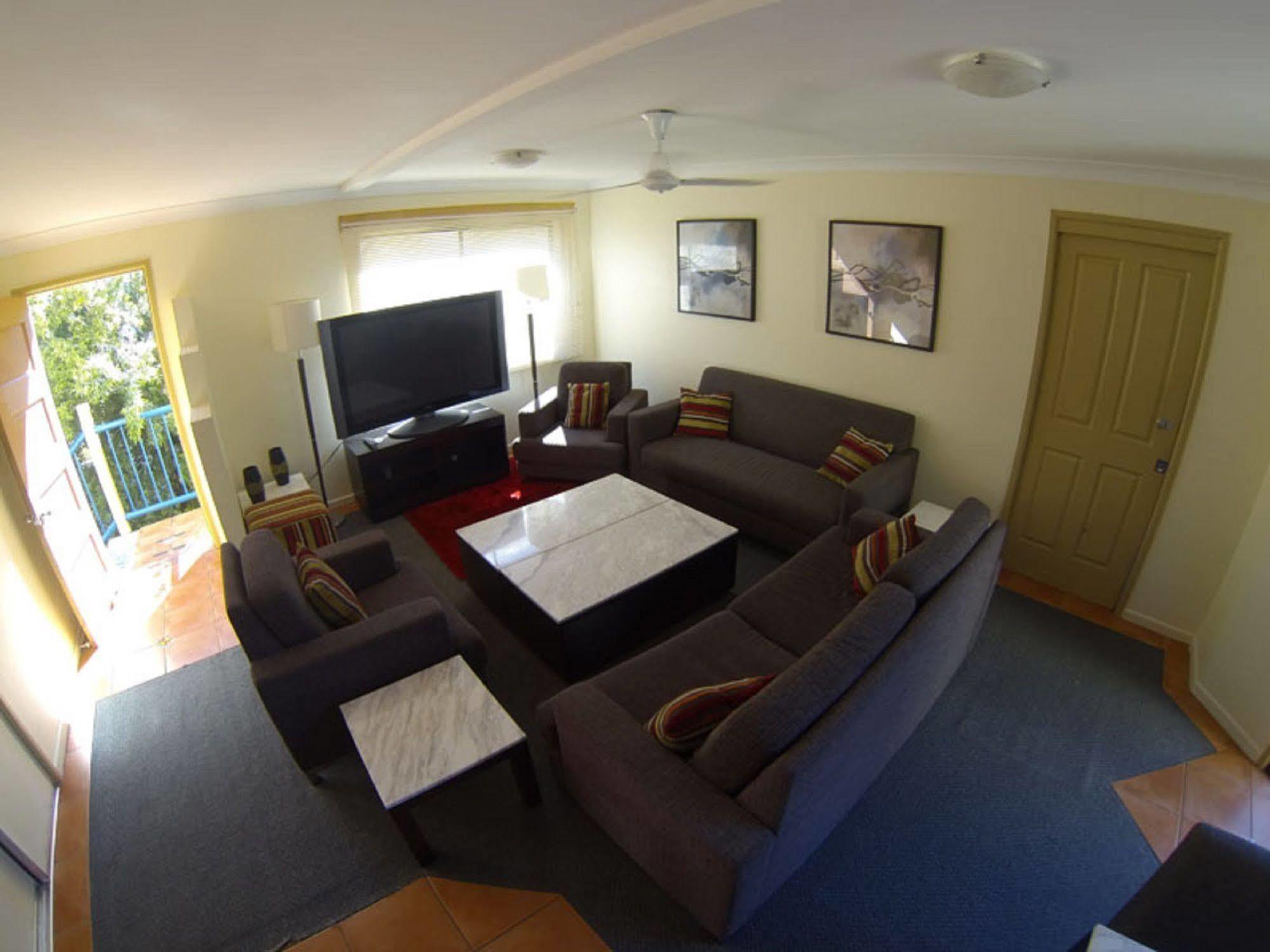Sleeping Inn Backpackers Resort Gold Coast Esterno foto