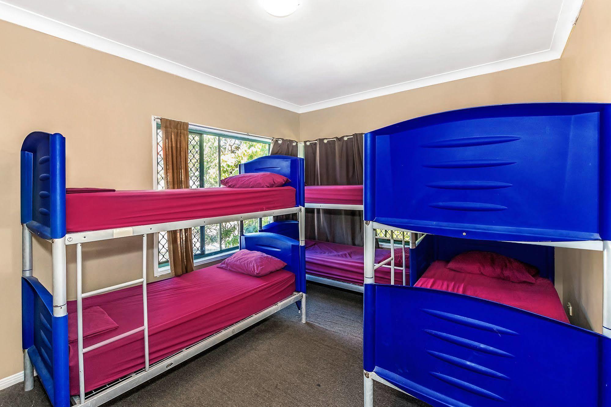 Sleeping Inn Backpackers Resort Gold Coast Esterno foto