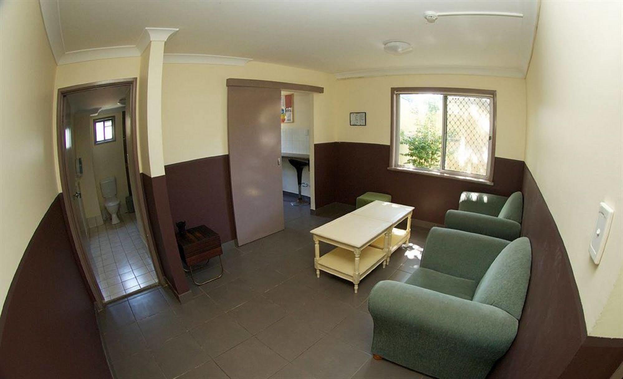 Sleeping Inn Backpackers Resort Gold Coast Esterno foto