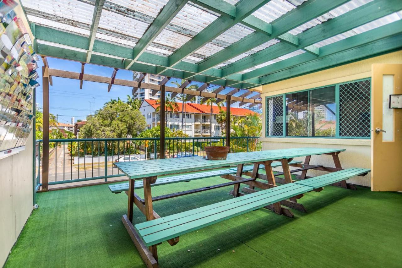 Sleeping Inn Backpackers Resort Gold Coast Esterno foto