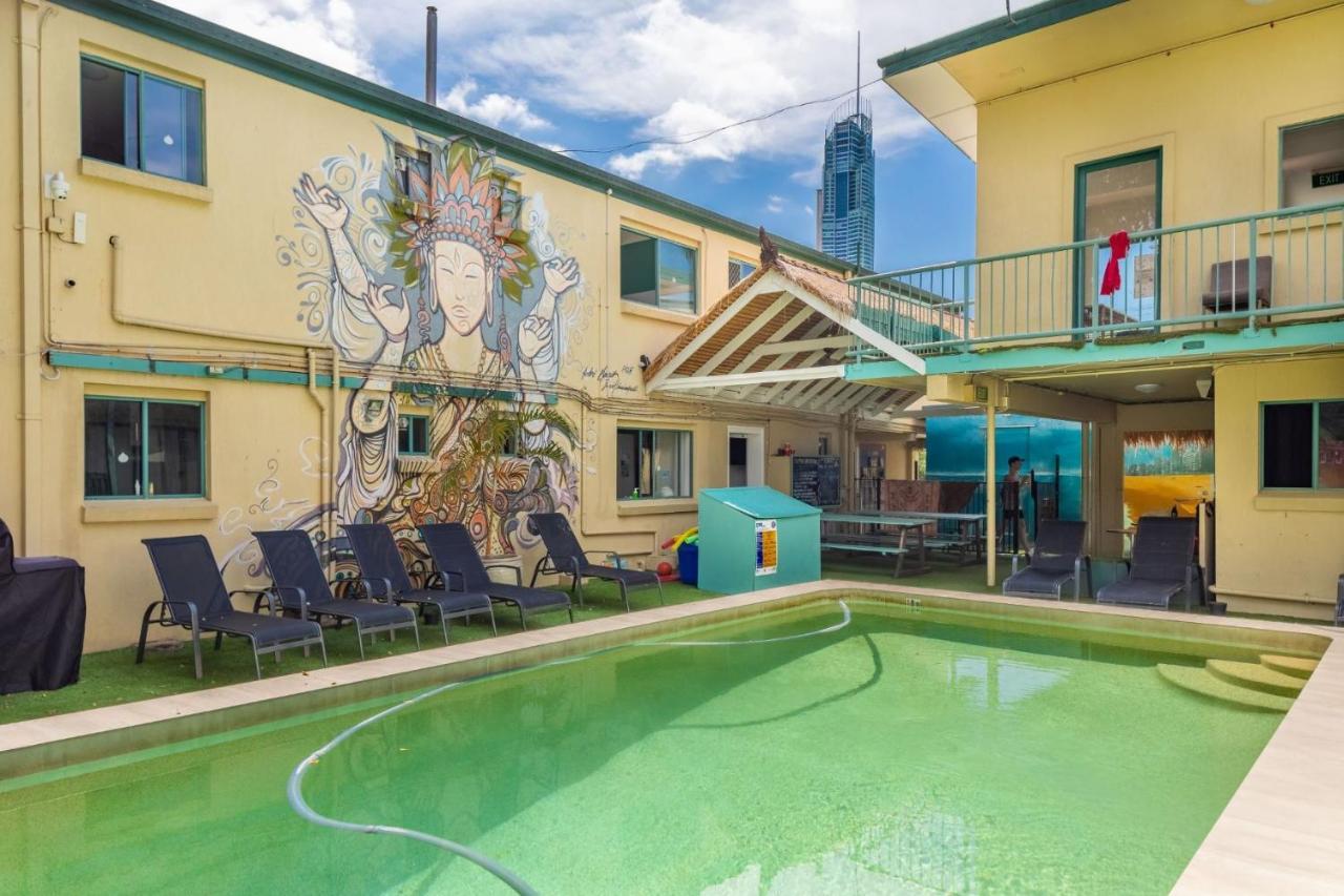 Sleeping Inn Backpackers Resort Gold Coast Esterno foto