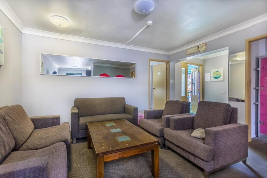Sleeping Inn Backpackers Resort Gold Coast Esterno foto